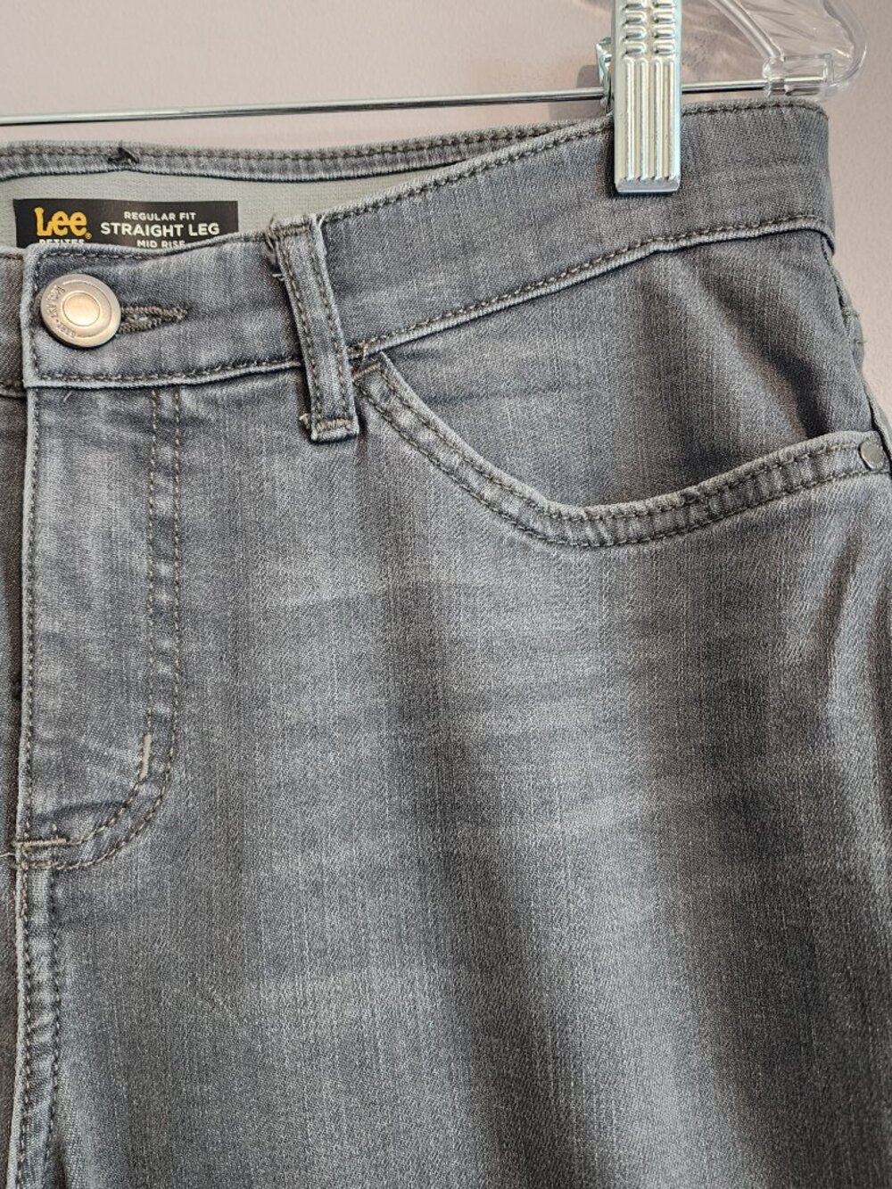 2/$25 Lee Regular Fit Straight Leg Gray Mid Rise Jeans Size 6 Short Petite - Picture 4 of 11